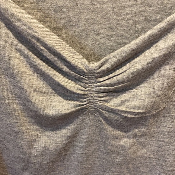 💚Gray Top - Picture 3 of 5